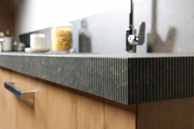 Machinaal gefrijnde randafwerking 