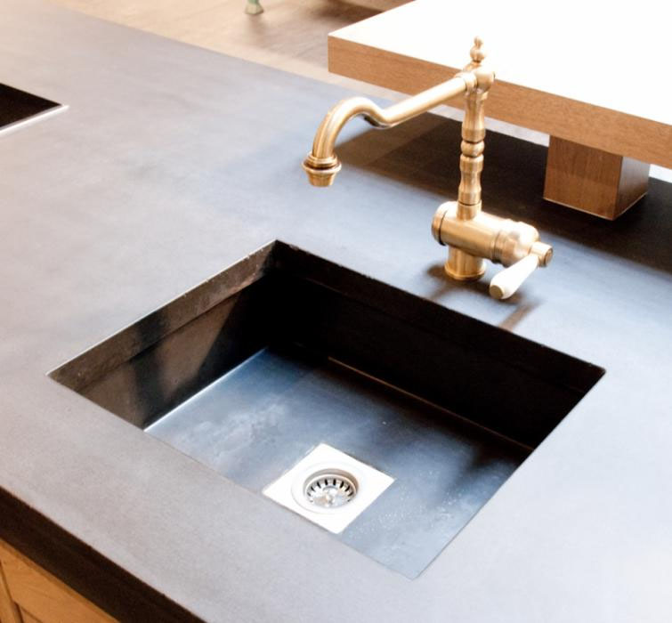 Onderbouw spoelbak van natuursteen 