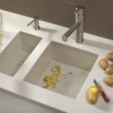  Geïntegreerde spoelbak keramisch werkblad (Bron: Kemie) 